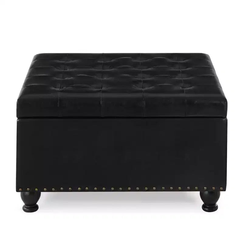Pouf Contenitore Grande Quadrato Okak con Gambe in Legno, Panca da Ingresso con Bottoni, Decorato con Trapuntatura e Rifiniture a Borchie, Poggiapiedi per la Casa