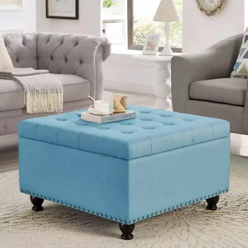 Pouf Contenitore Grande Quadrato Okak con Gambe in Legno, Panca da Ingresso con Bottoni, Decorato con Trapuntatura e Rifiniture a Borchie, Poggiapiedi per la Casa