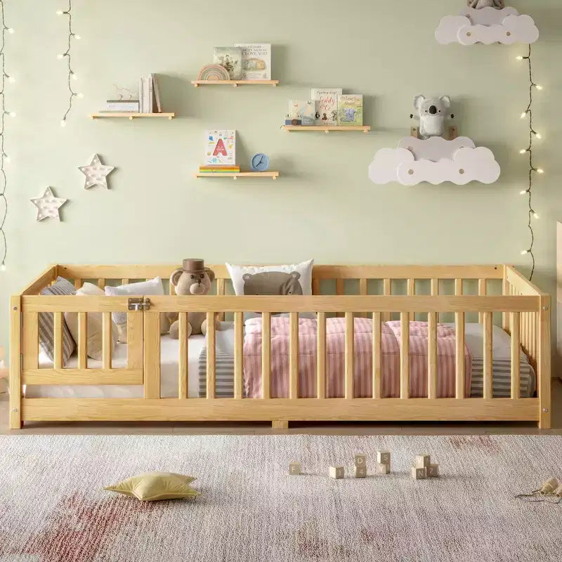Struttura letto a terra per bambini in legno massello con spondine di sicurezza e cancelletto rimovibile, letto Montessori per bambini piccoli
